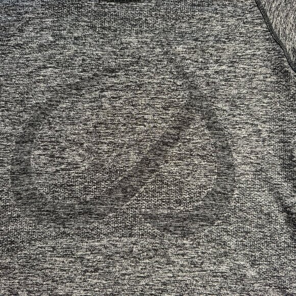 CRZ Yoga Gray Athletic T Shirt Short sleeve.  Stretchy Crew Neck Size Women's M - Picture 2 of 4